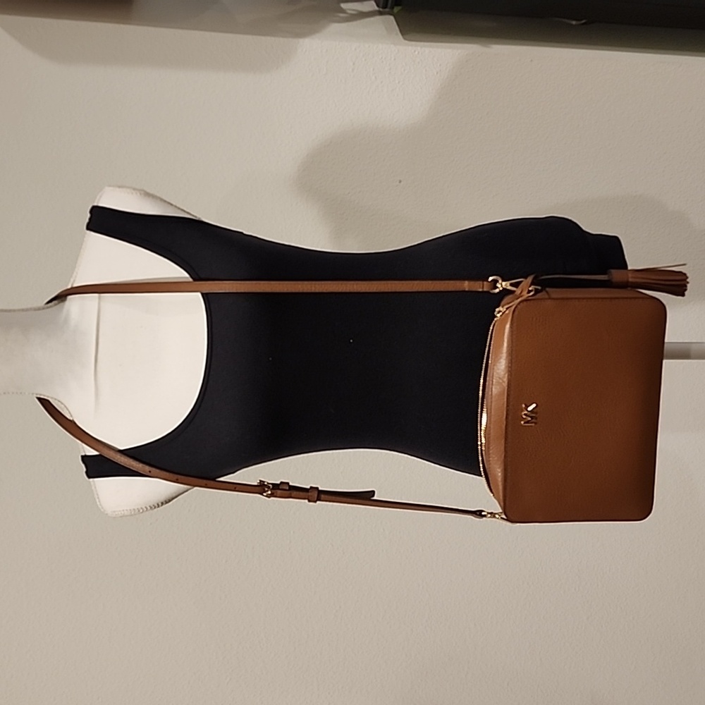 Michael Kors Willie LG EW Crossbody Bag